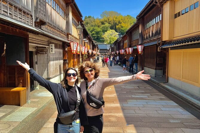 True Kanazawa: Private Walking tour with a Local guide - Higashi Chaya District and Kazuemachi Chayagai