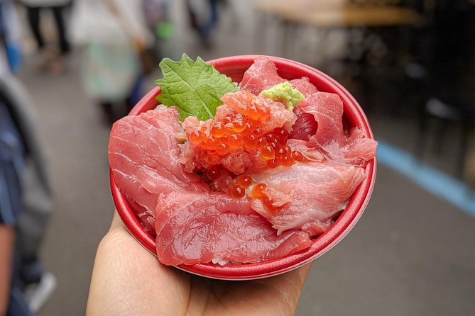 Tsukiji Fish Market Food Tour: Seafood, Street Food & Hidden Gems - What makes this Tsukiji food tour worth considering