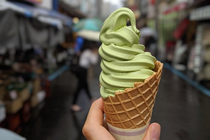 Tsukiji Fish Market Food Tour: Seafood, Street Food & Hidden Gems - What you actually see at the old fish market