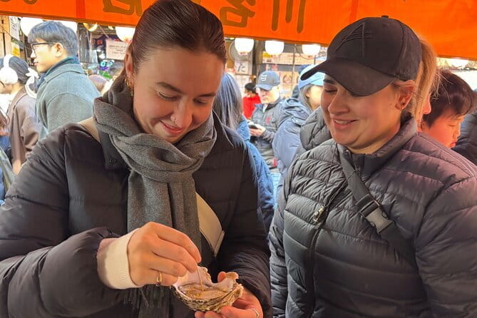 Tsukiji Fish Market Private Food Tour in Tokyo - One and a Half Hours Eating Through Tsukiji Jogai Market