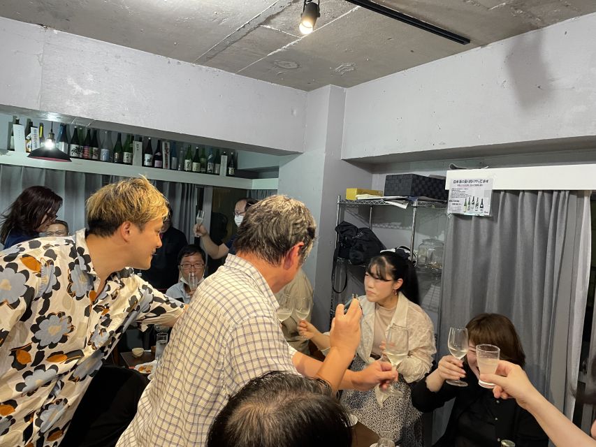 Tsukiji: Outer Market Walking Tour & Sake Tasting Experience - Finding the useful side of Tsukiji Outer Market