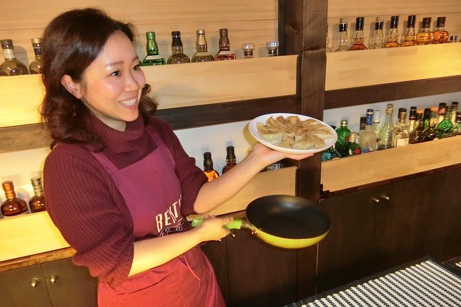 Vegan/Vegetarian Ramen and Gyoza by Bentoya cooking - Building ramen soup from the beginning