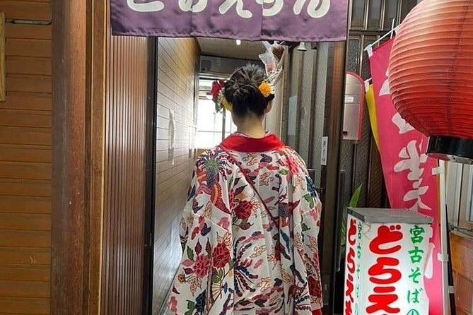 Walking around town in a kimono, you can choose your favorite kimono from the traditional Okinawan costumes "Ryuso", "Kimono", "Yukata" 《Hairset & Lipstick & Kimono & Rental Fee》All Comic Book - Working With the Staff Across a Language Barrier