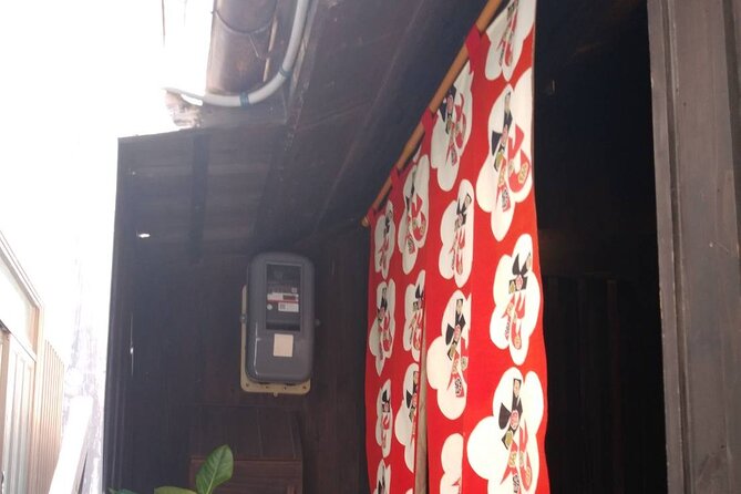 Walking around town in a kimono, you can choose your favorite kimono from the traditional Okinawan costumes "Ryuso", "Kimono", "Yukata" 《Hairset & Lipstick & Kimono & Rental Fee》All Comic Book - Comfort, Timing, and Smart Planning
