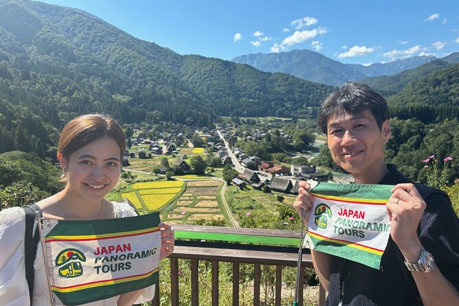 World Heritage Shirakawa-go Perfect Guided Tour from Kanazawa - Walking up to the Ogimachi Castle lookout